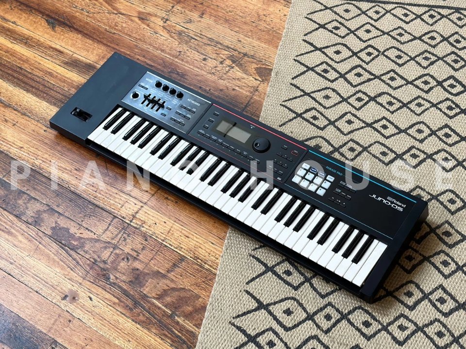 ROLAND JUNO-DS61 - Đánh giá chi tiết tại Piano House